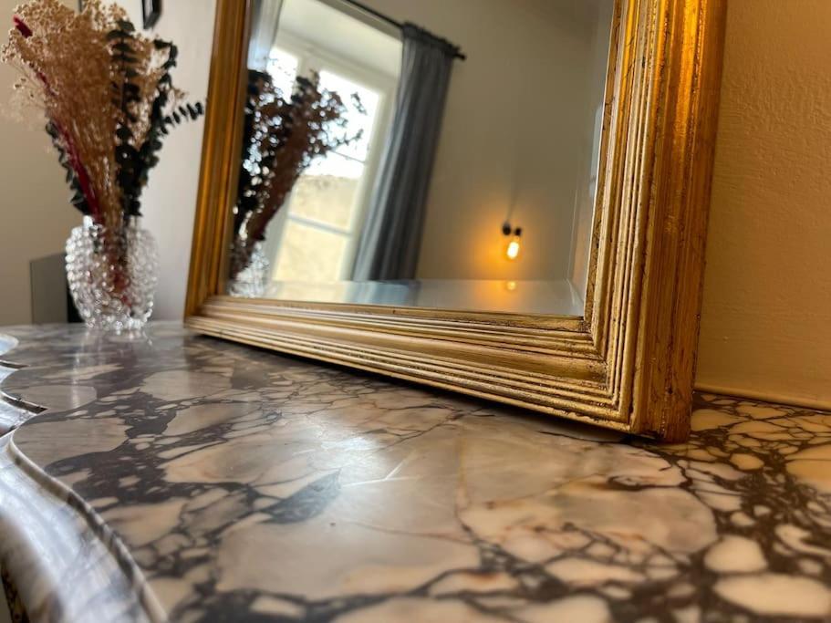 L'Appartement Tomey Avec Parking Carcassonne Eksteriør bilde