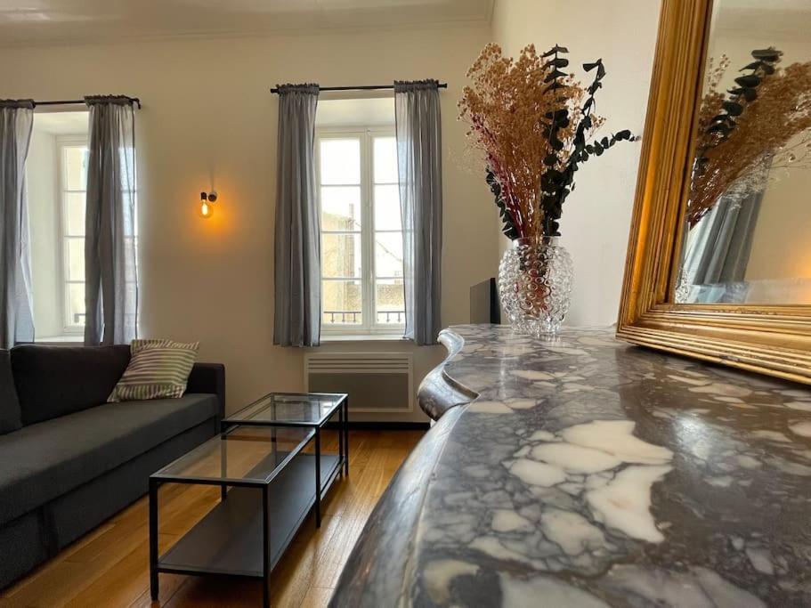 L'Appartement Tomey Avec Parking Carcassonne Eksteriør bilde