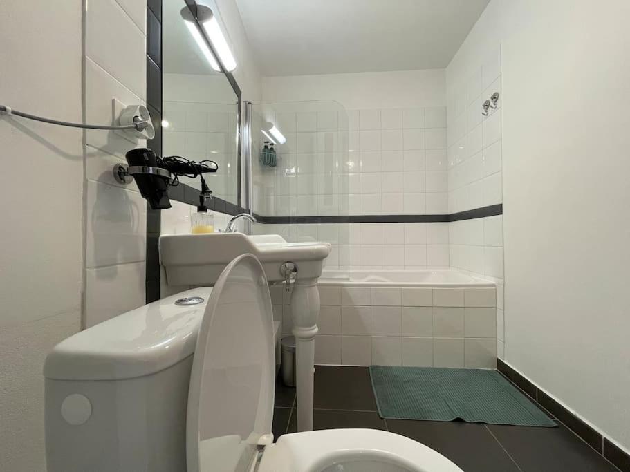 L'Appartement Tomey Avec Parking Carcassonne Eksteriør bilde