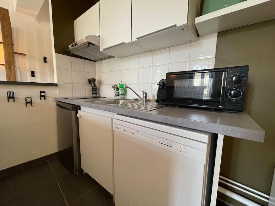 L'Appartement Tomey Avec Parking Carcassonne Eksteriør bilde
