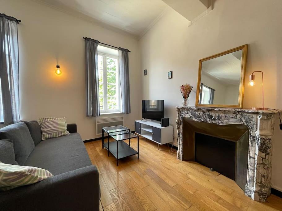 L'Appartement Tomey Avec Parking Carcassonne Eksteriør bilde