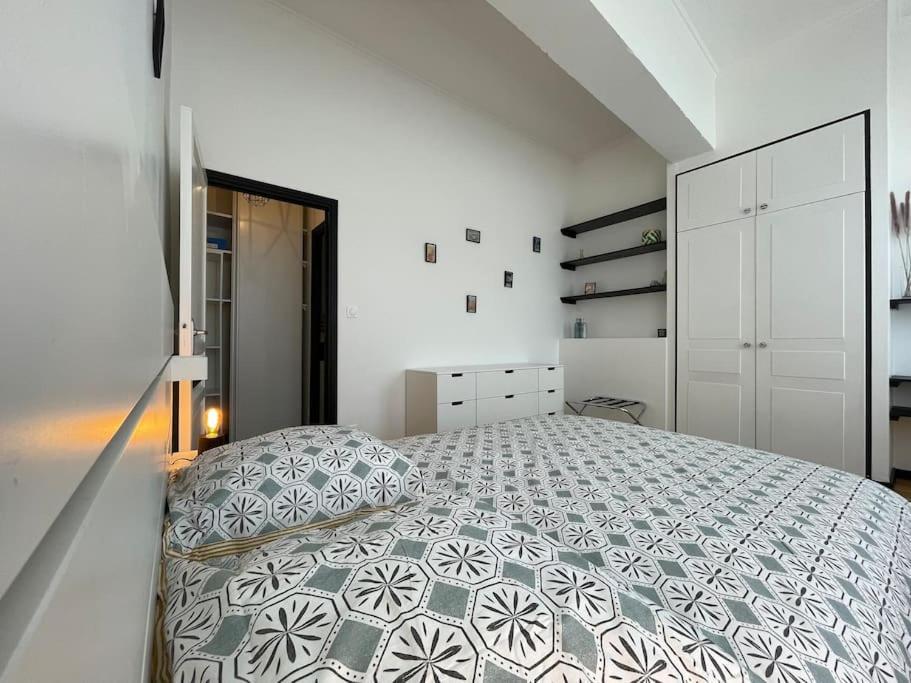 L'Appartement Tomey Avec Parking Carcassonne Eksteriør bilde