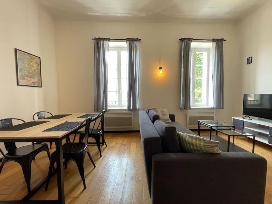 L'Appartement Tomey Avec Parking Carcassonne Eksteriør bilde